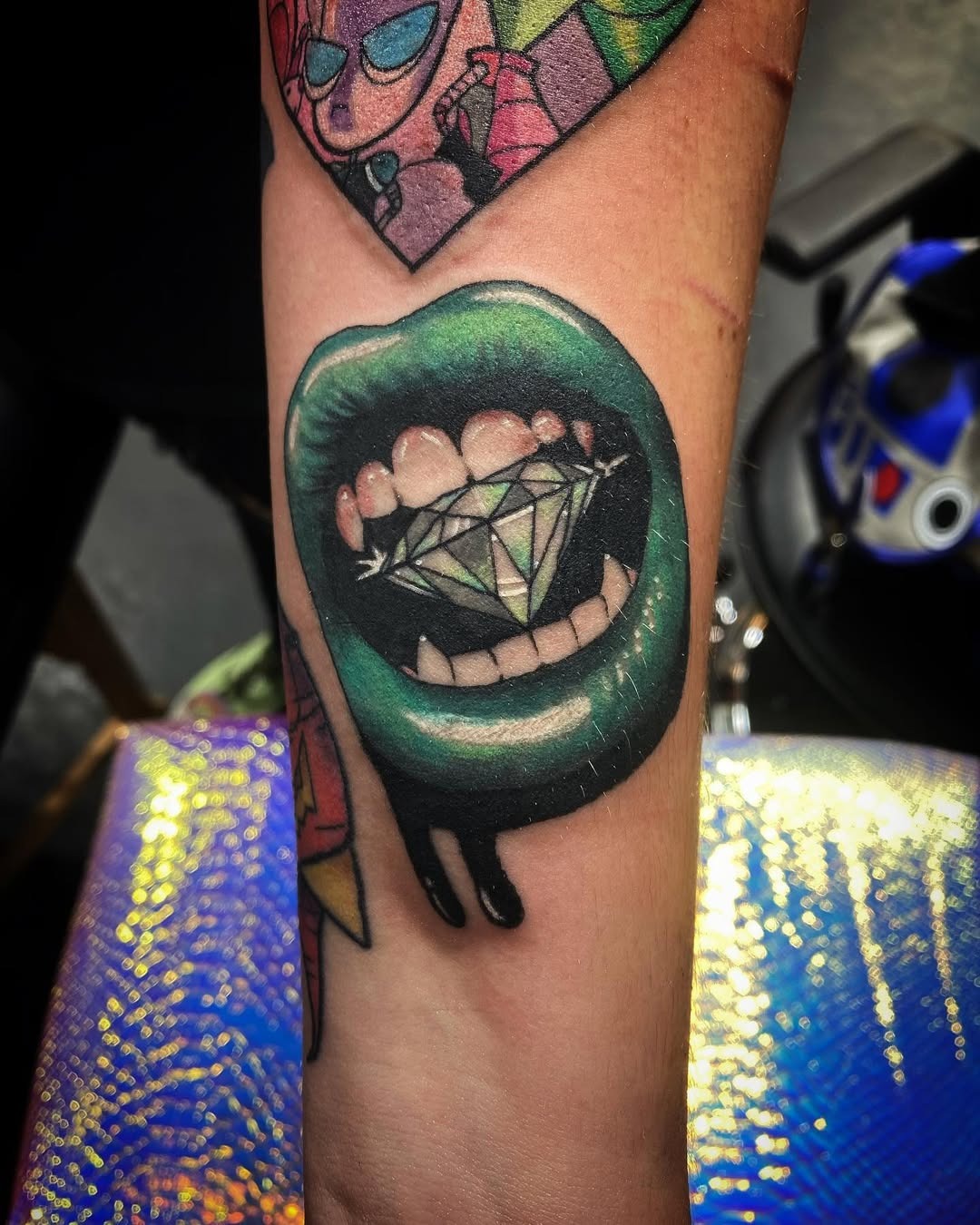 Vivid lips with diamond: an edgy tattoo design Tattoo Design