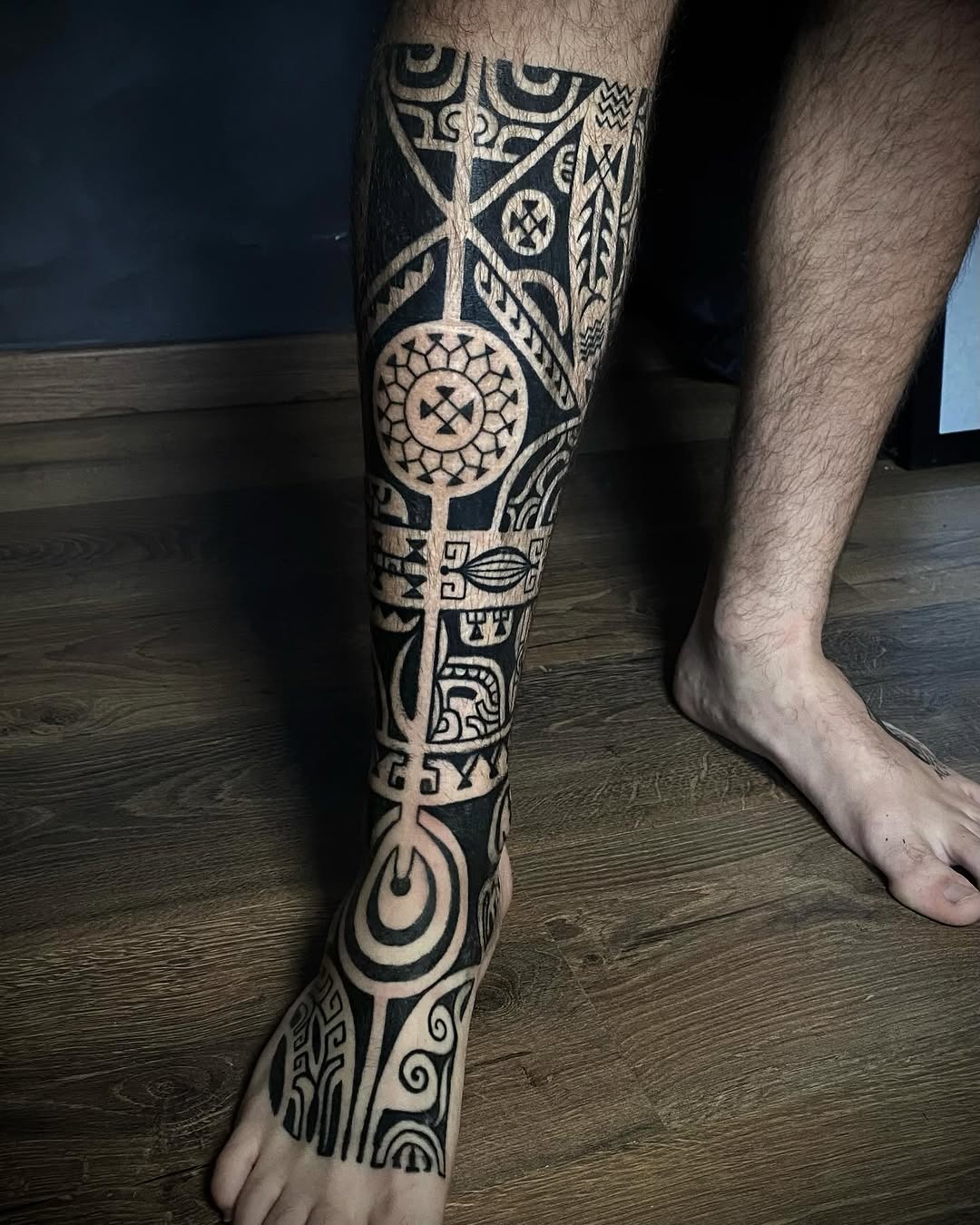 Intricate Marquesan Patterns on the Leg Tattoo Design