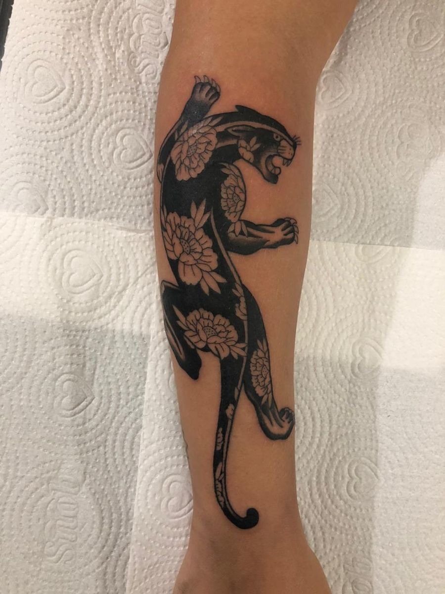 Old-School Roaring Jaguar Head Tattoo Design