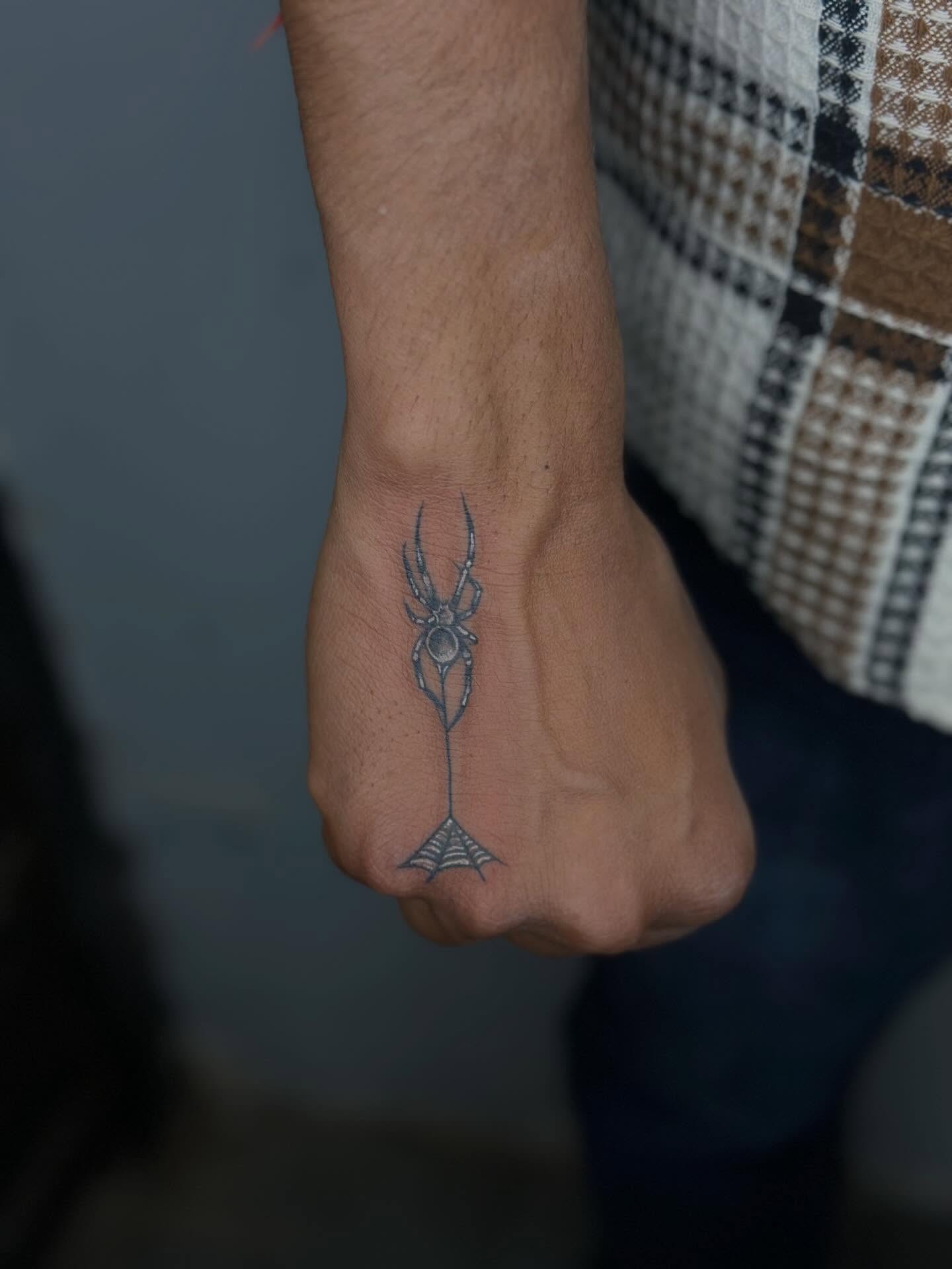 Flying Eagle Hand Tattoo Tattoo Design
