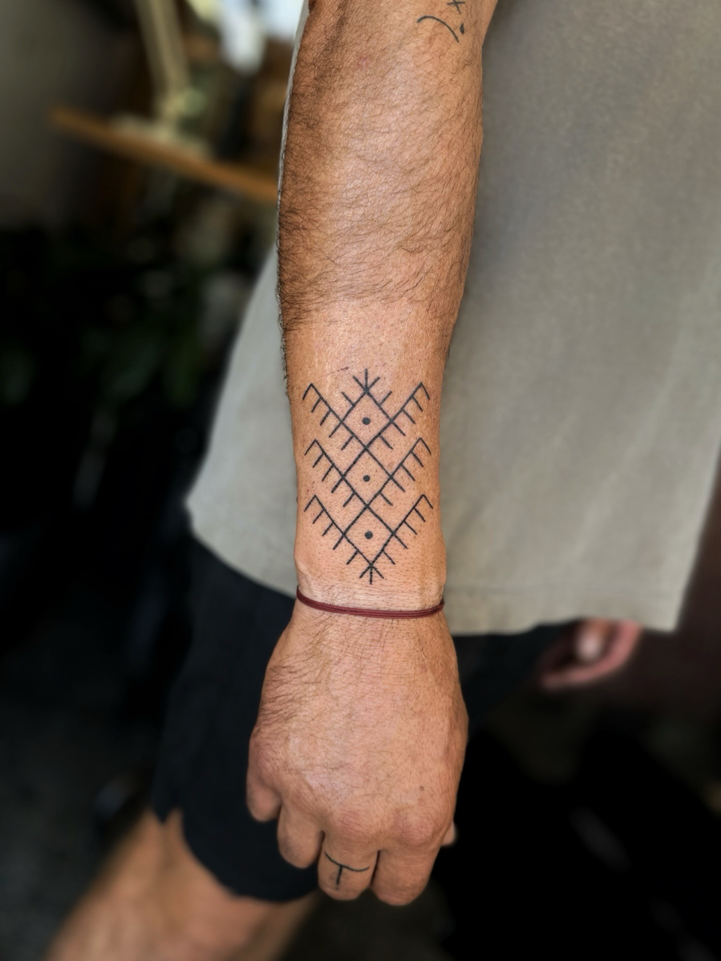 Geometric Diamond Pattern Wrist Tattoo Tattoo Design