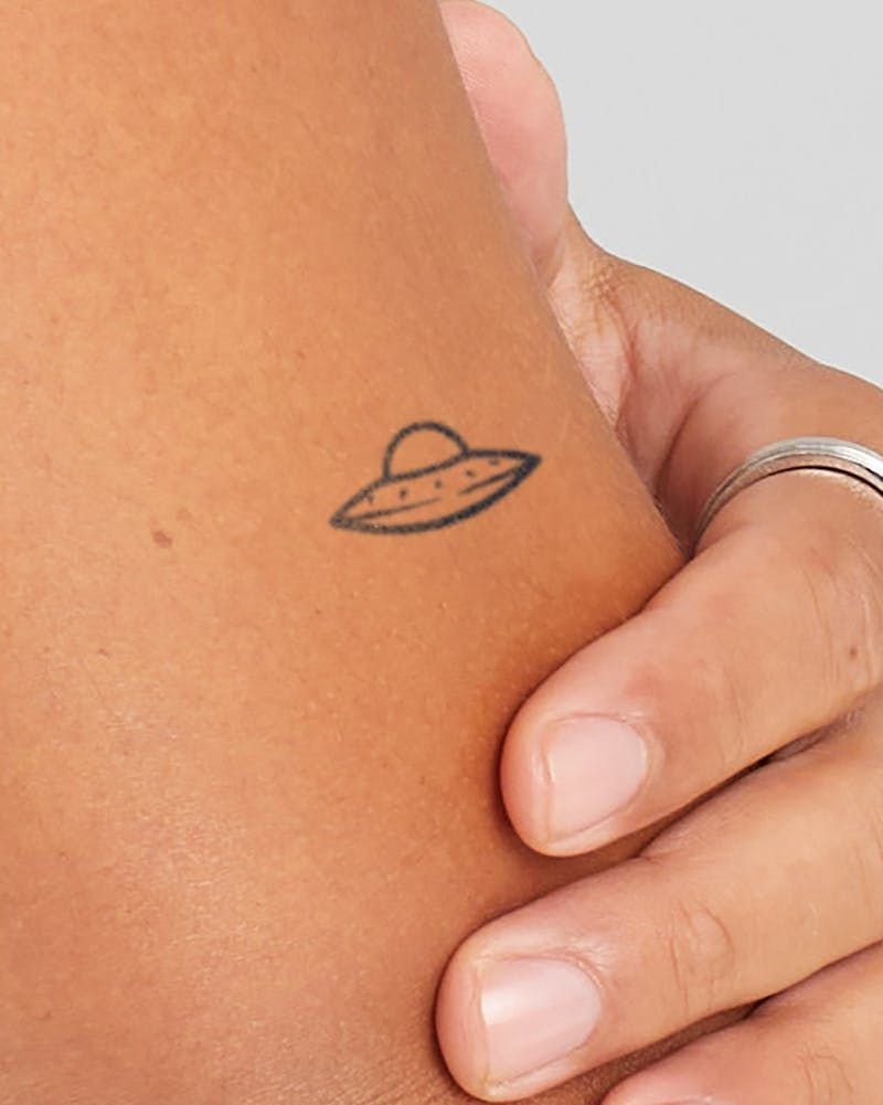 Tiny Spider Finger Tattoo Tattoo Design