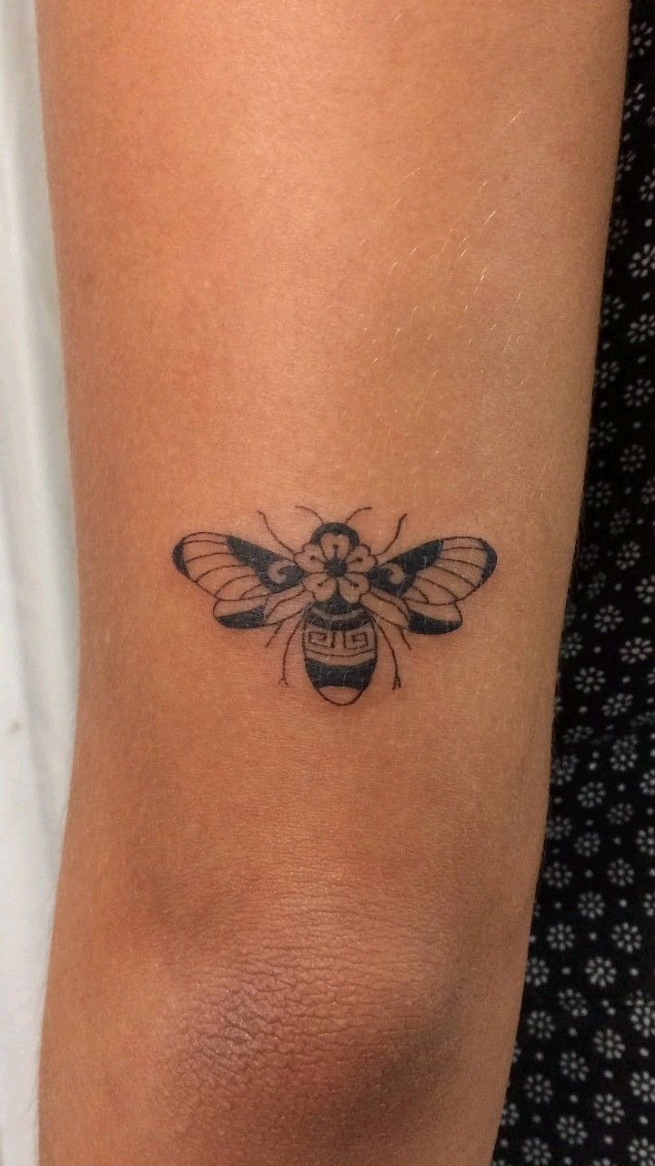 Floral Bee Tattoo Tattoo Design