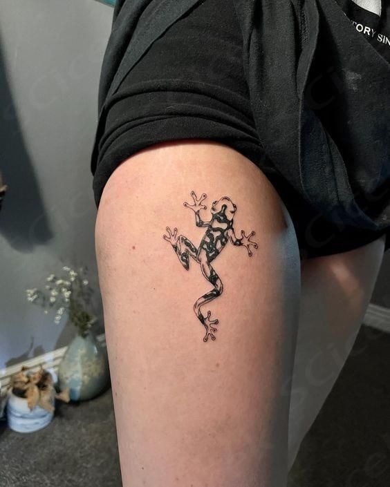 Small Climbing Frog Tattoo Tattoo Design