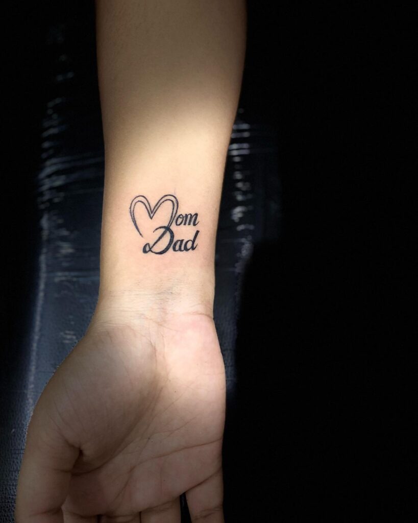 Simple Heart-Shaped Mom Dad Wrist Tattoo Tattoo Design