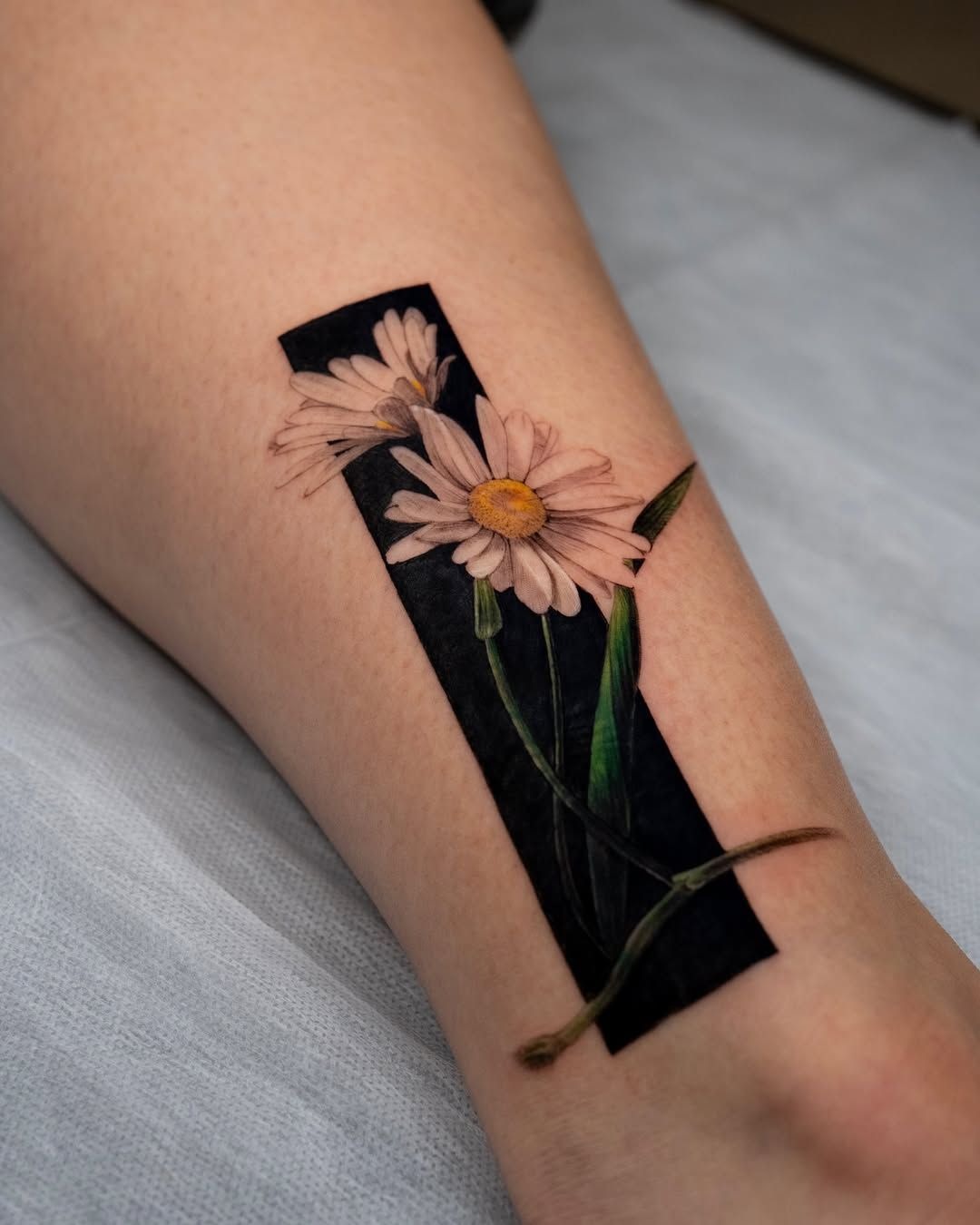 Line-Art Narcissus Bouquet Tattoo Tattoo Design