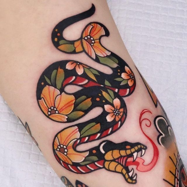 Bee and Berries: A Naturalistic and Colorful Piece Tattoo Design