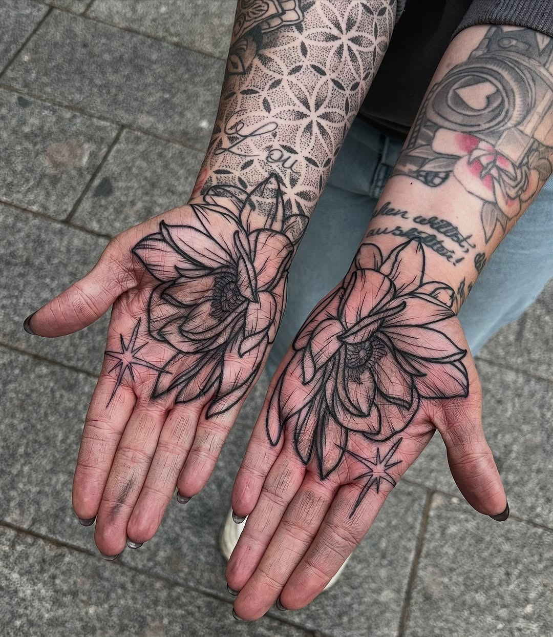 Stunning floral palm tattoos for vibrant expression Tattoo Design
