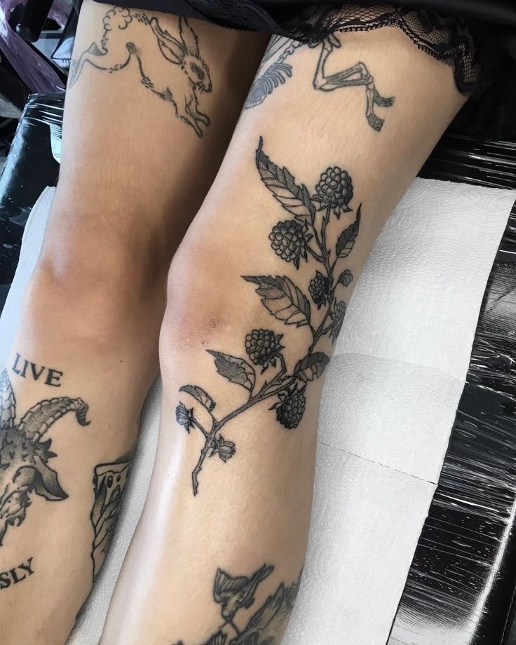 Tropical Floral Leg Piece with Monstera Tattoo Design