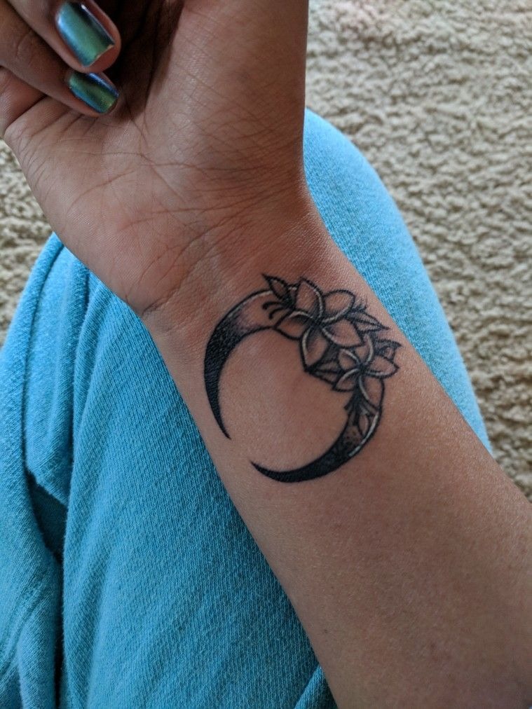 Black and White Plumeria Leg Cascade Tattoo Design