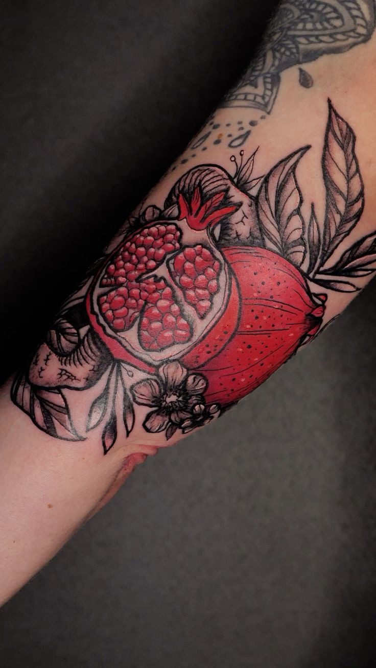 Bold American Traditional Hand Tattoo Tattoo Design