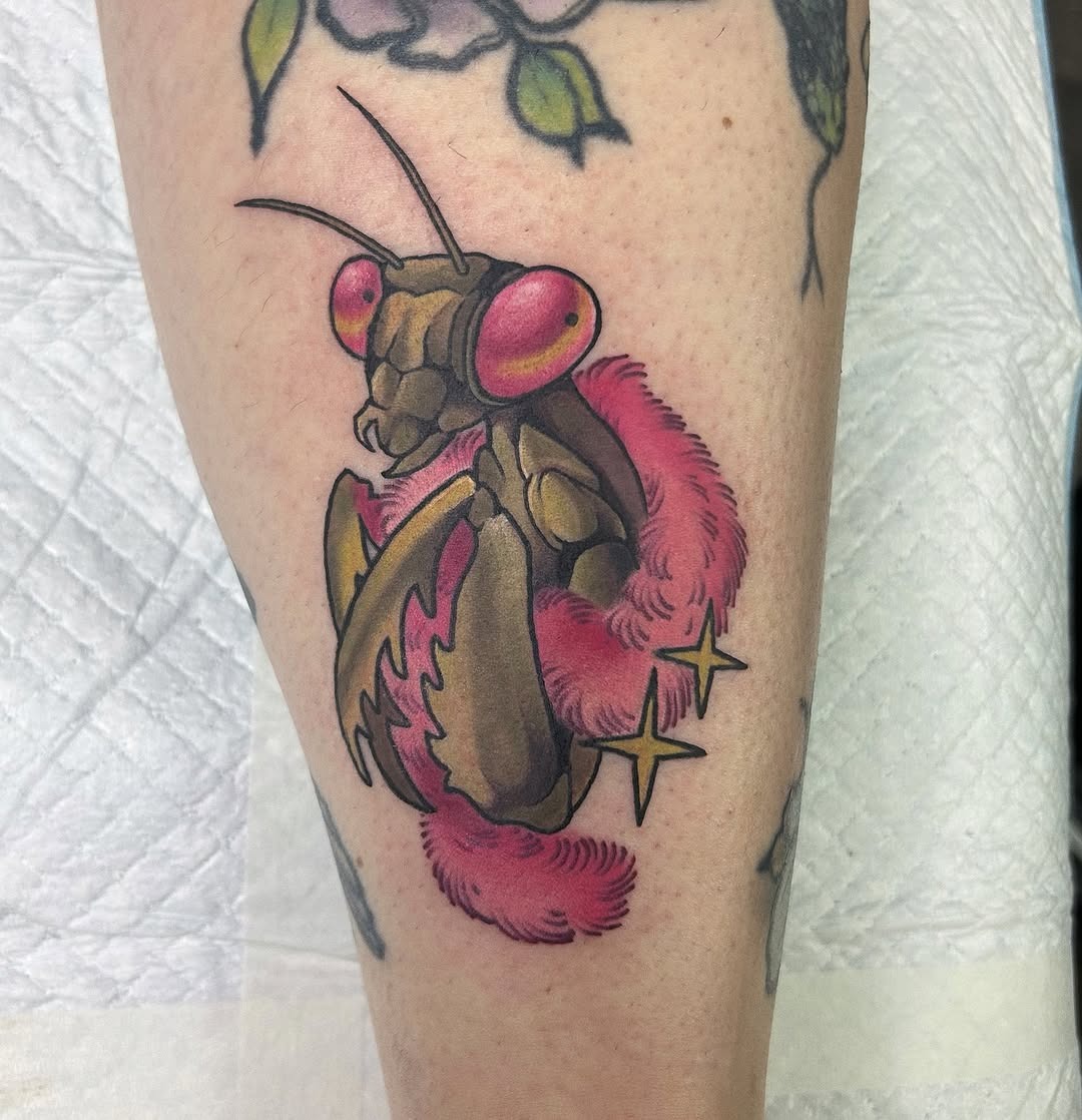 Vibrant praying mantis with fluffy accents Tattoo Design