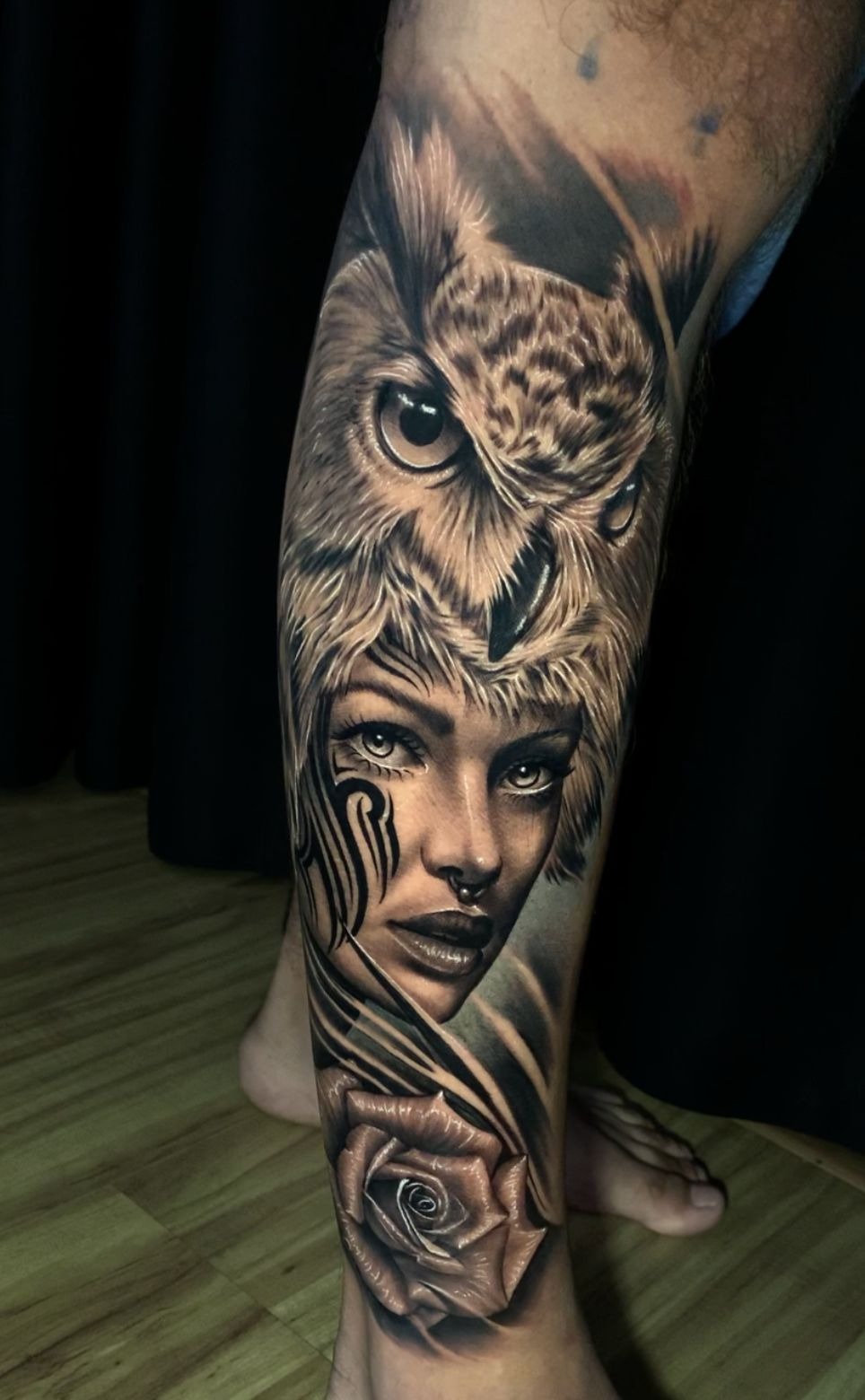 Fan & Geisha-Inspired Portrait in Semi-Color Realism Tattoo Design