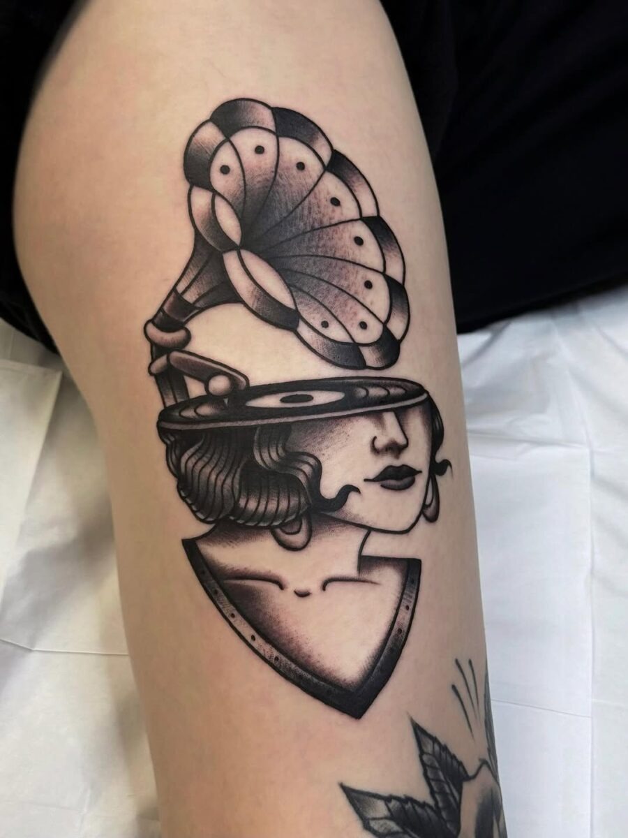 Elegant vintage tattoo of a gramophone lady Tattoo Design