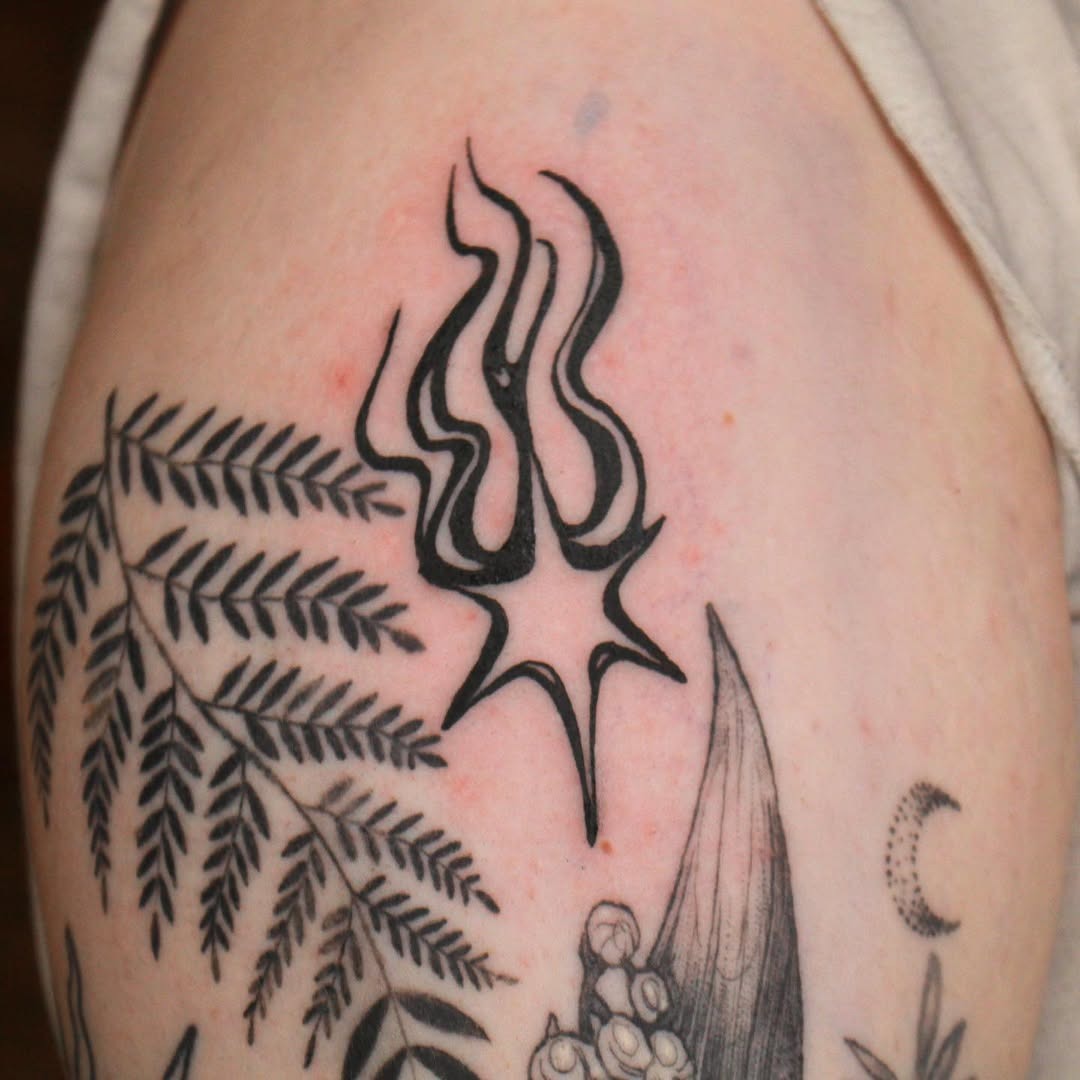 Stylish shooting star tattoo with bold lines Tattoo Design