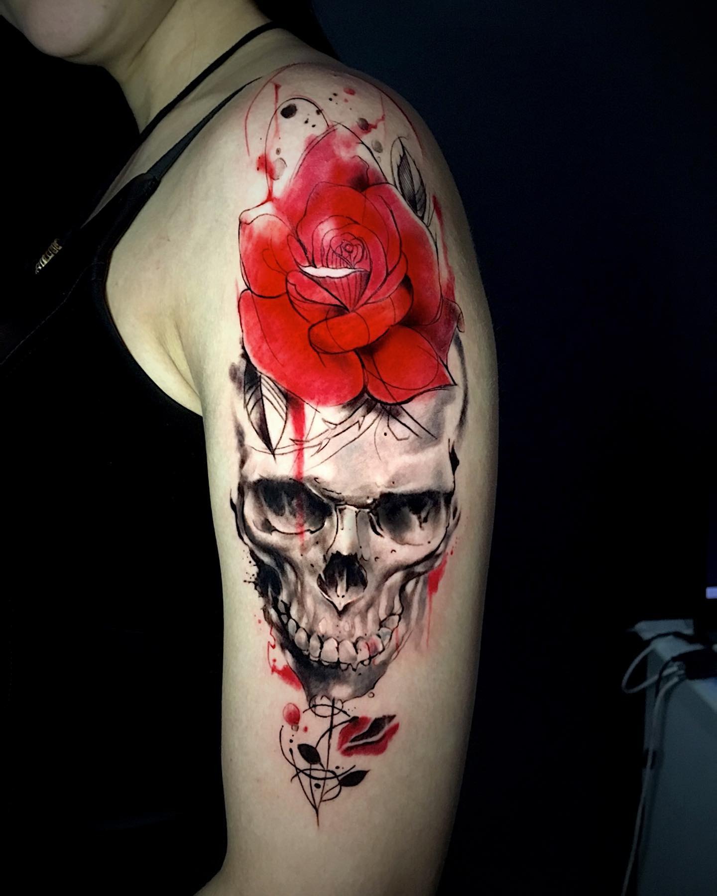 Red Rose and Skull Shoulder Tattoo Tattoo Design