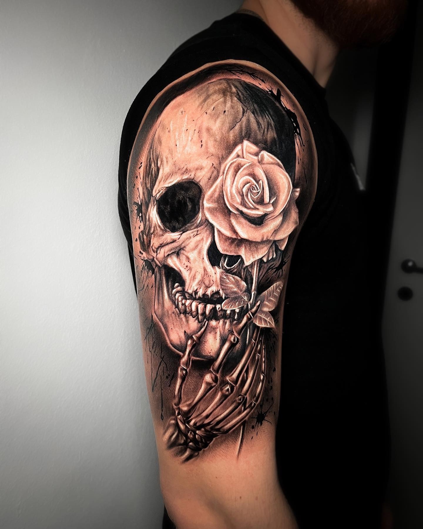 Rose Eye Socket Skull Tattoo Tattoo Design