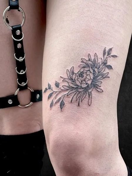 Feminine Gothic Thigh Bloom Tattoo Design