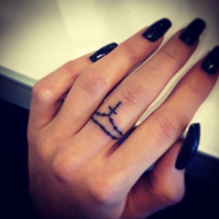 Cross Finger Line Tattoo Tattoo Design
