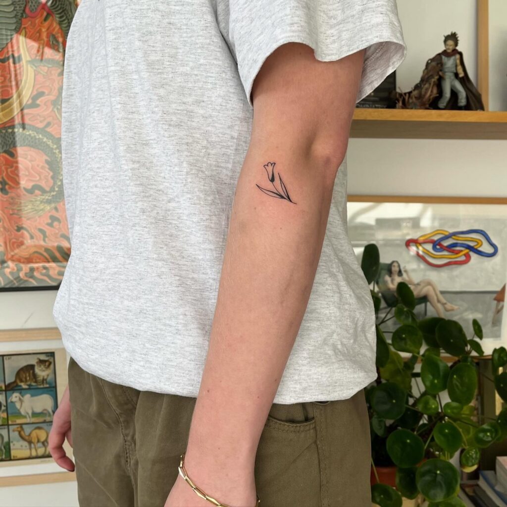 Minimalist Tulip Tattoo Tattoo Design
