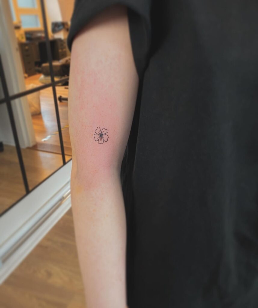 Simple Single Flower Tattoo Tattoo Design