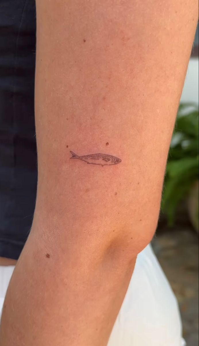 Minimal Tiny Fish Tattoo Tattoo Design