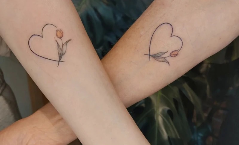 Nature-Inspired Connectivity Tattoo Design
