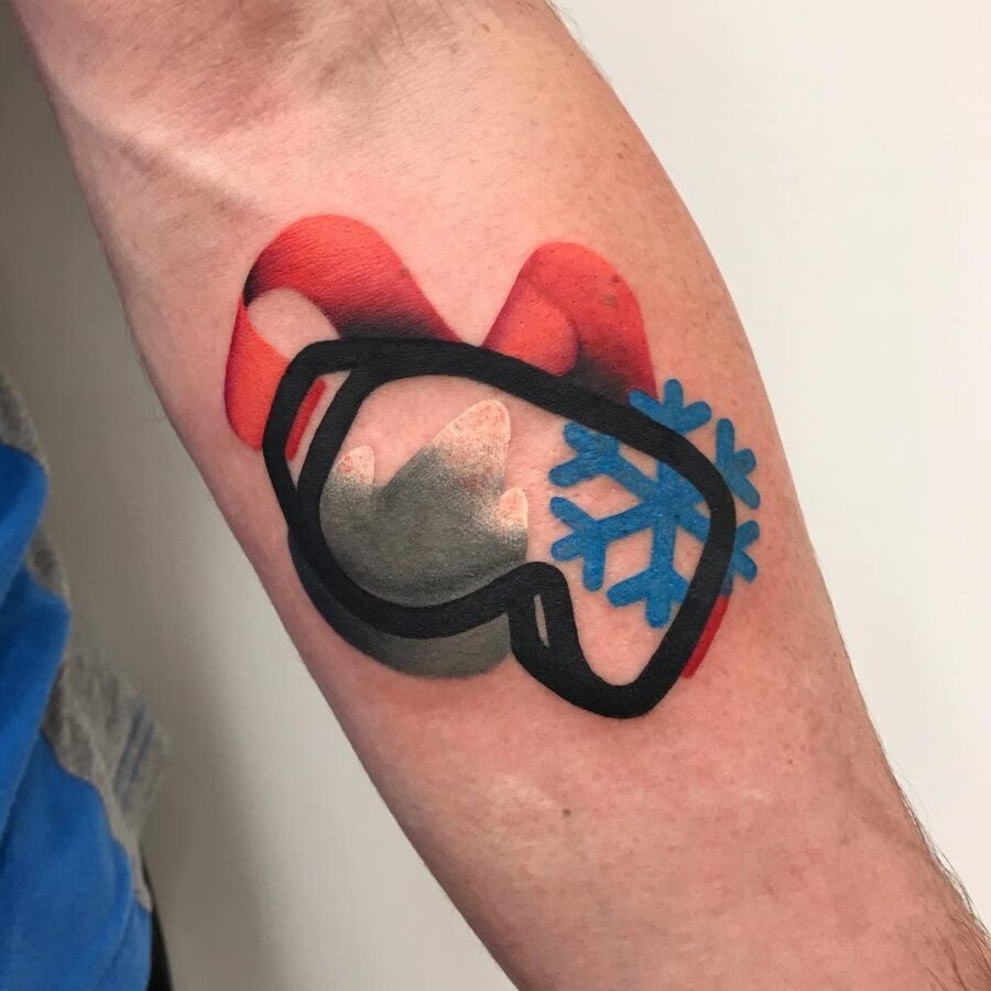 Stylish snowboard goggles tattoo with snowflake Tattoo Design
