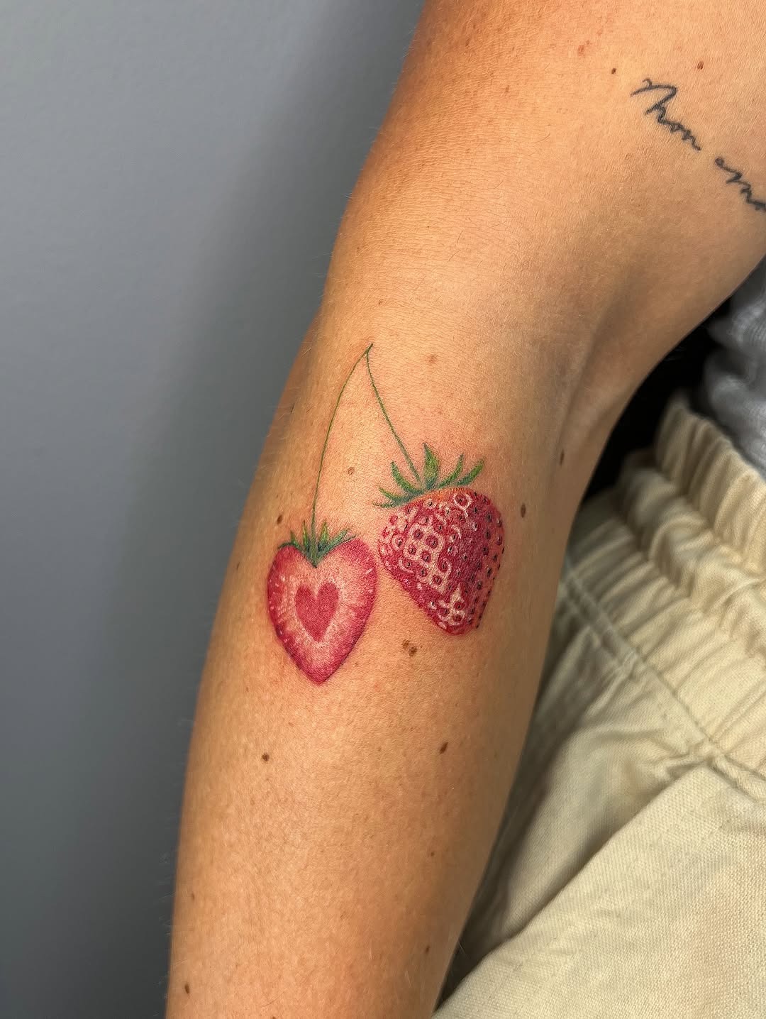 Charming Strawberry Tattoos with Heart Details Tattoo Design