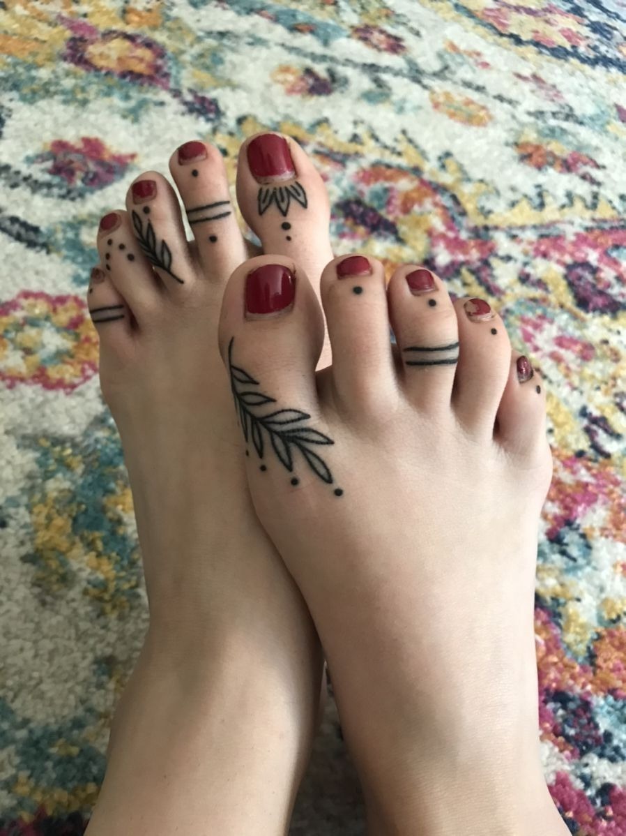 Bold Rose Foot Tattoo With Classic Beauty Tattoo Design