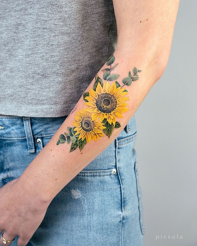 Set of Traditional Sunflowers with Leaves Tattoo Tattoo Design