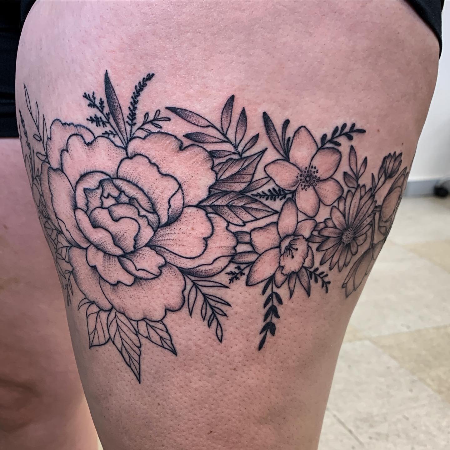 Floral Bouquet Thigh Band Tattoo Tattoo Design