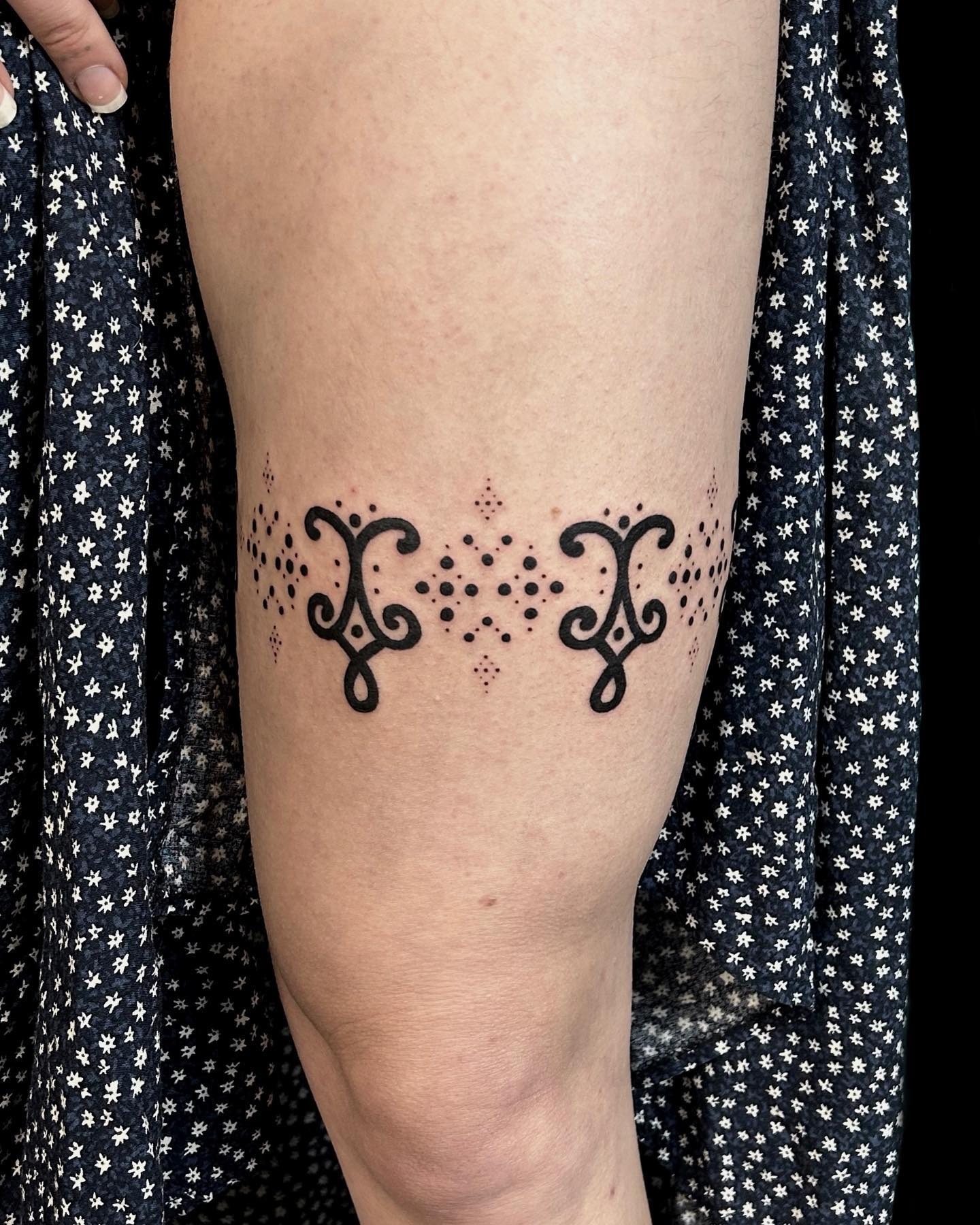 Ornamental Dotwork Thigh Band Tattoo Tattoo Design