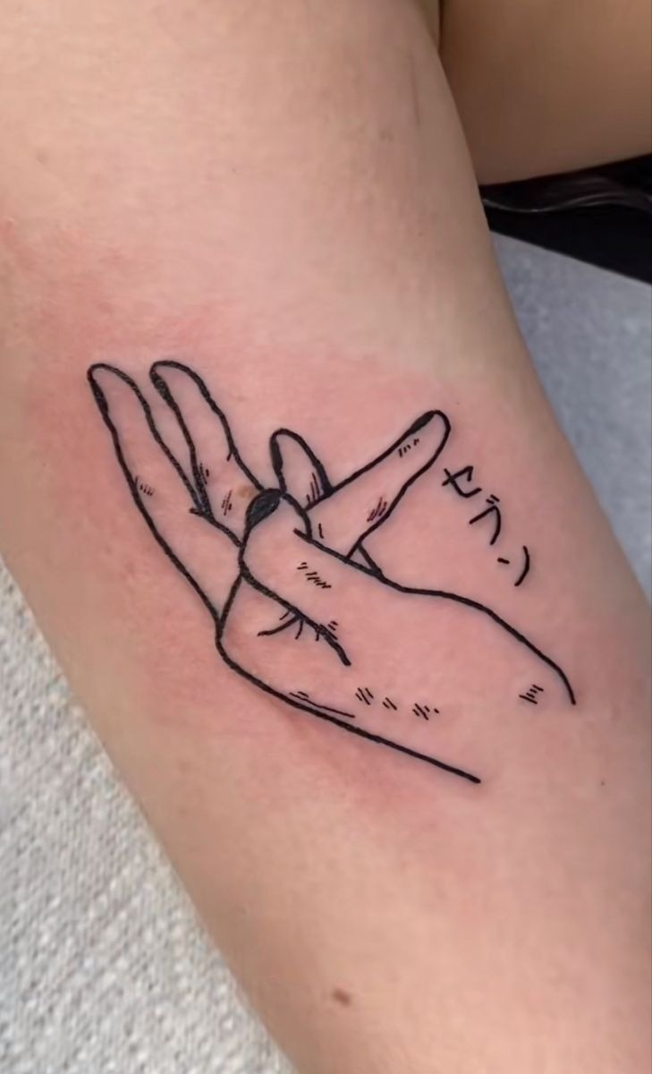 Minimalist Crack Hand Tattoo Tattoo Design