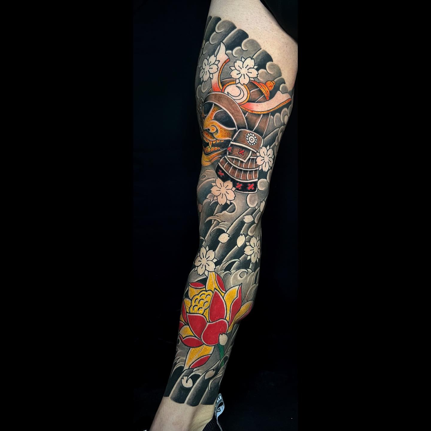 Two Frogs and Chrysanthemum Traditional Japanese Tattoo Tattoo Design