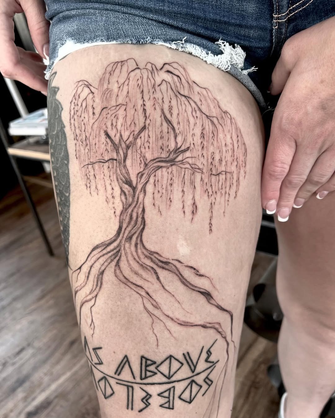 Stunning weeping willow tree thigh tattoo Tattoo Design