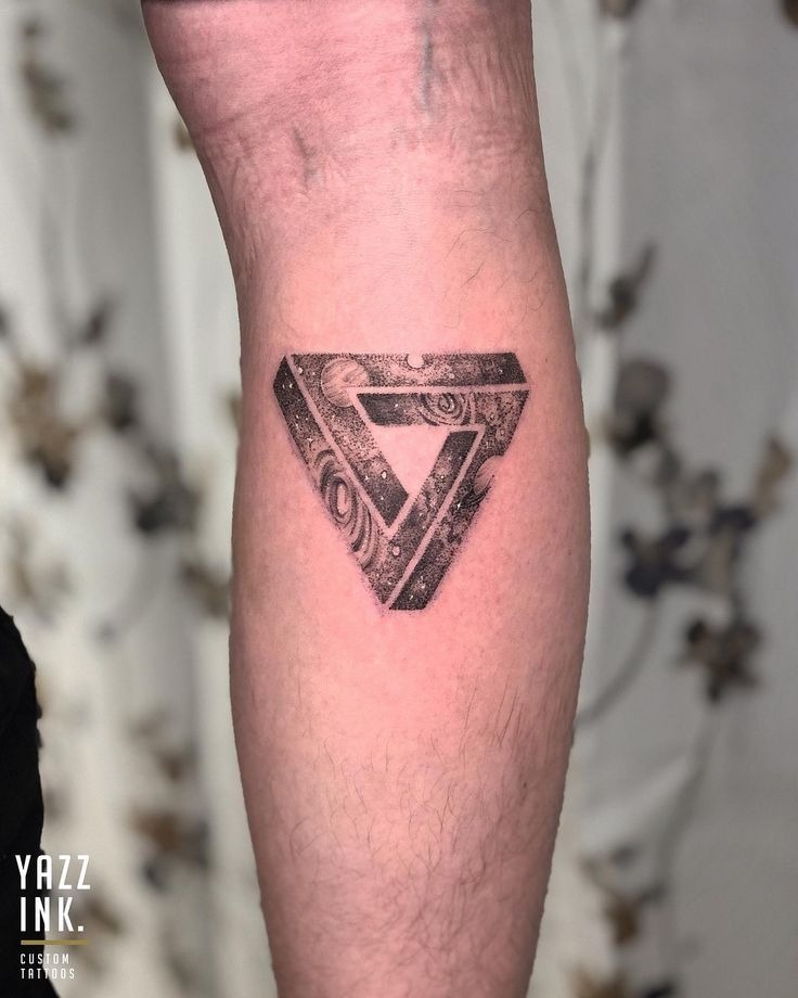 Wood-Grain Penrose Tattoo Design