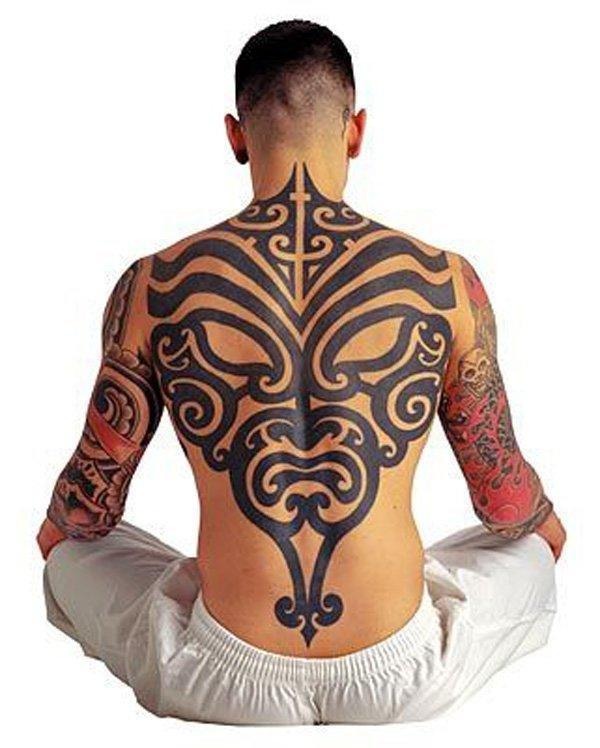 A curved pattern Tribalarm Tattoo Tattoo Design
