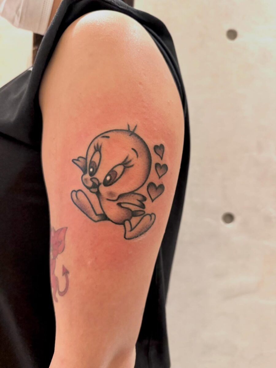 Adorable Tweety Bird with Hearts Tattoo Tattoo Design