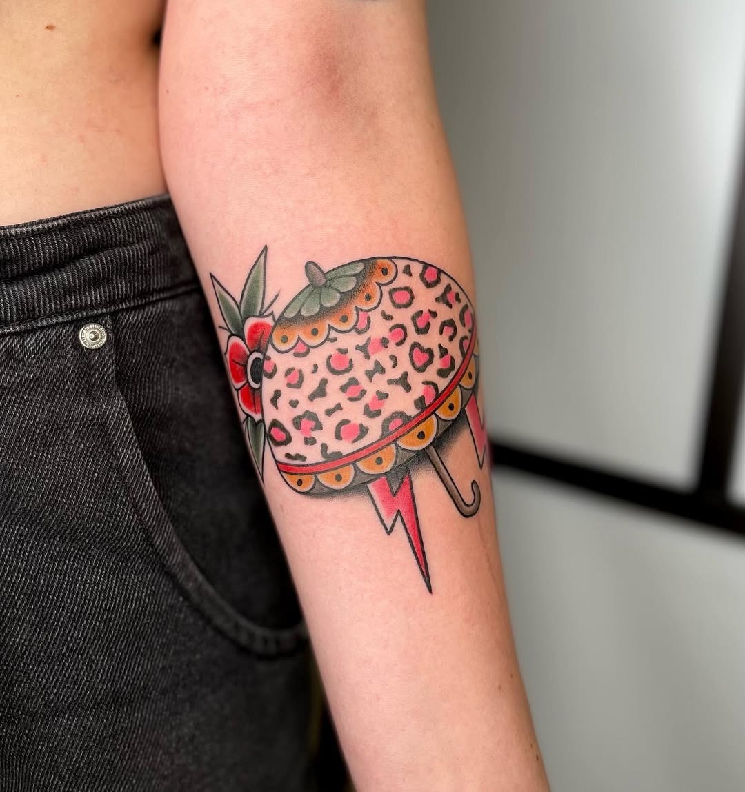 Chic leopard print umbrella tattoo with flowers Tattoo Design