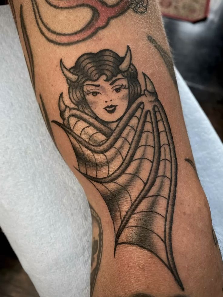Minimal Fang Mouth Graphic Tattoo Tattoo Design