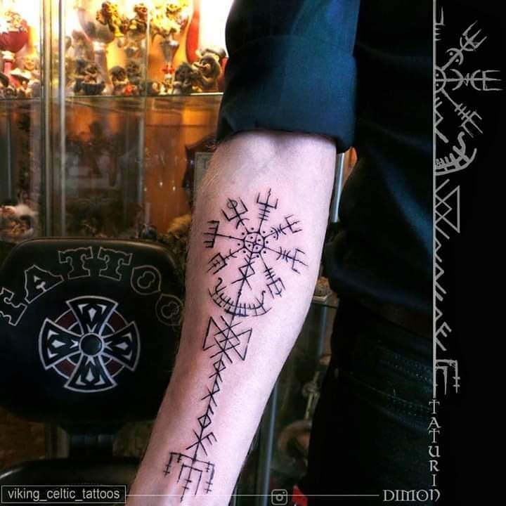 Intricate Vegvisir Tattoo Symbolizing Guidance Tattoo Design
