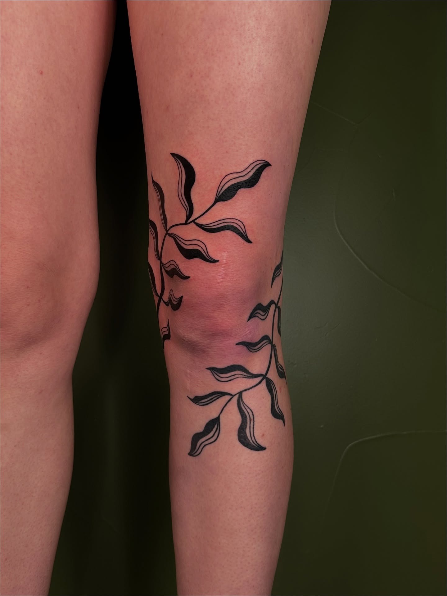 Bold Botanical Knee Wrap Tattoo Tattoo Design