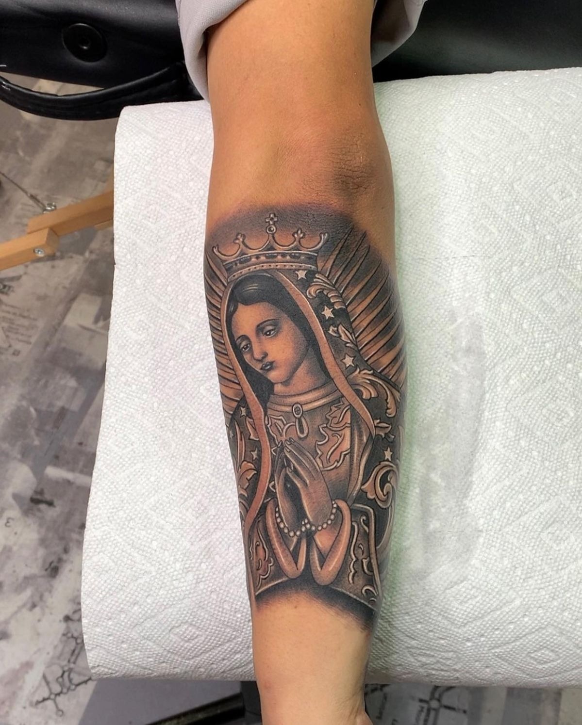 Thigh Virgin Tattoo with Rose Tattoo Design