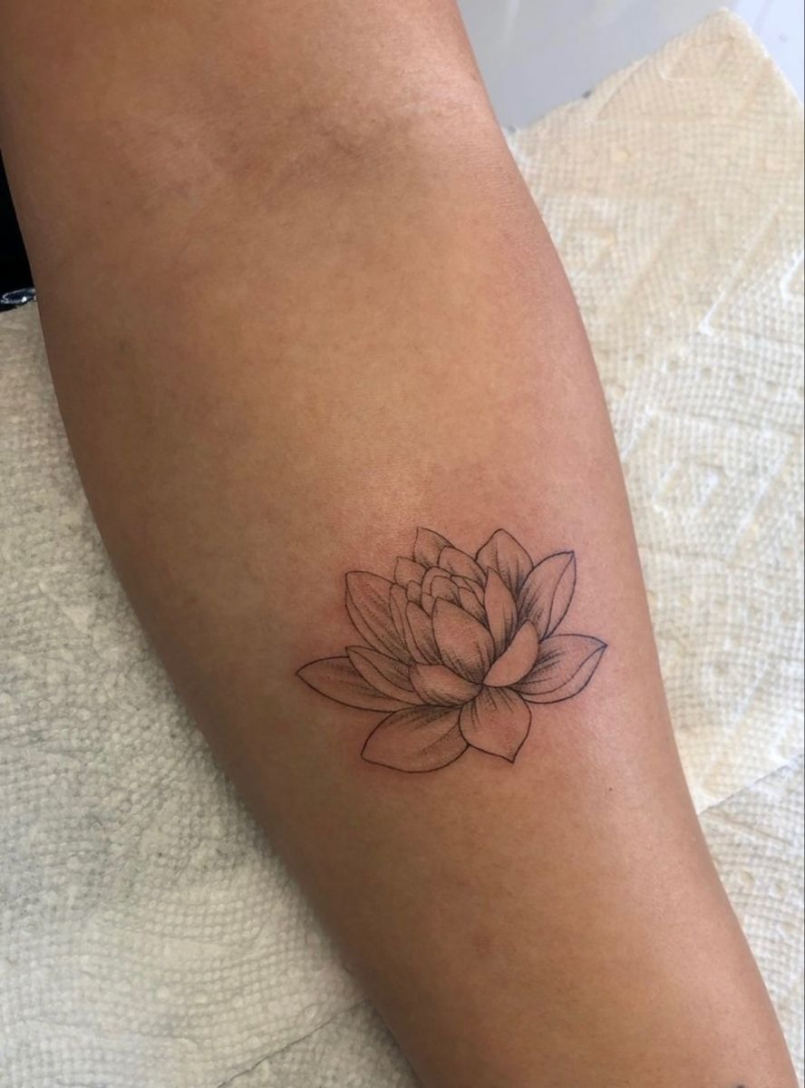 Simple Fineline Water Lily Bloom Tattoo Design