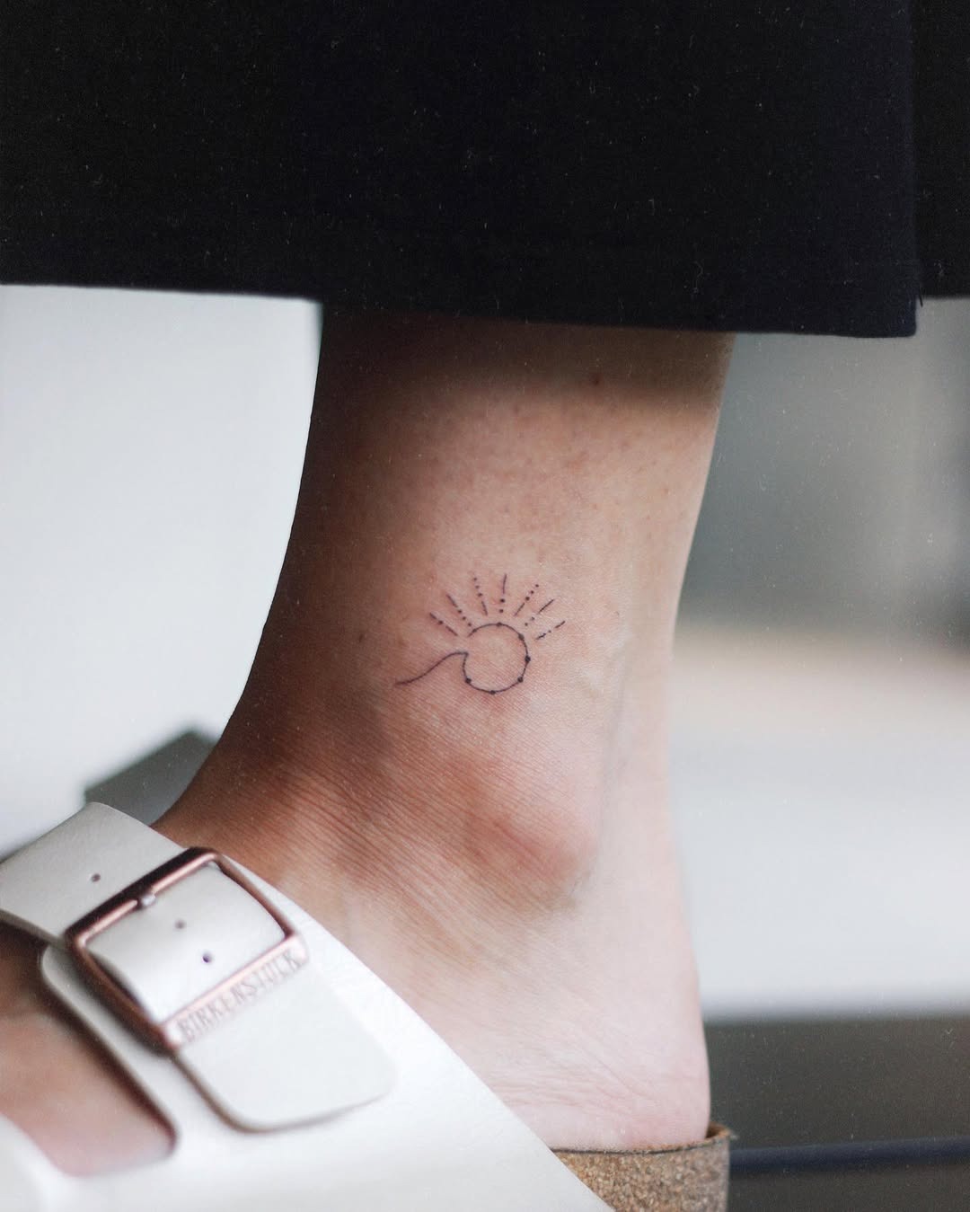 Elegant Wave Tattoo Tattoo Design