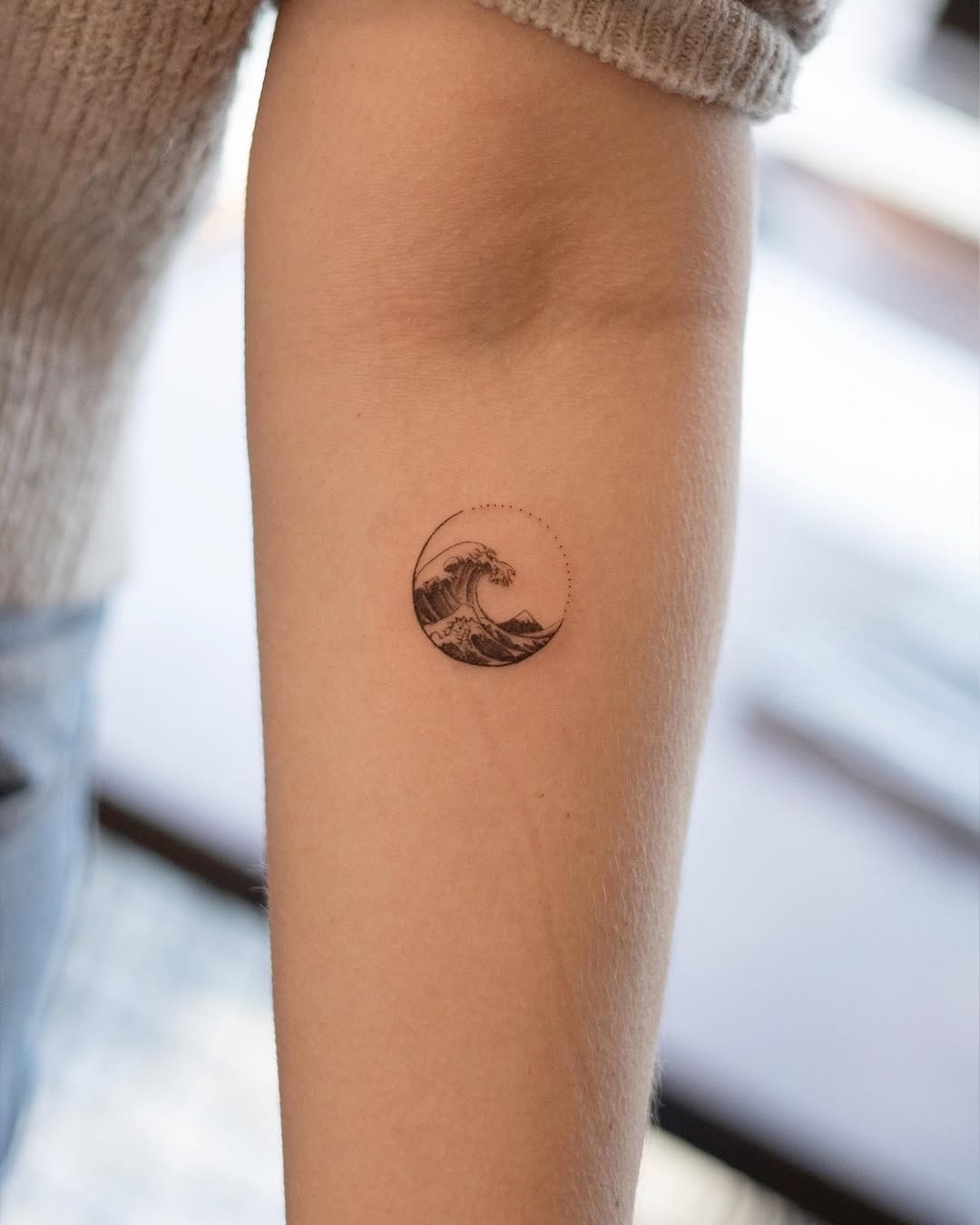Elegant Wave Tattoo Tattoo Design