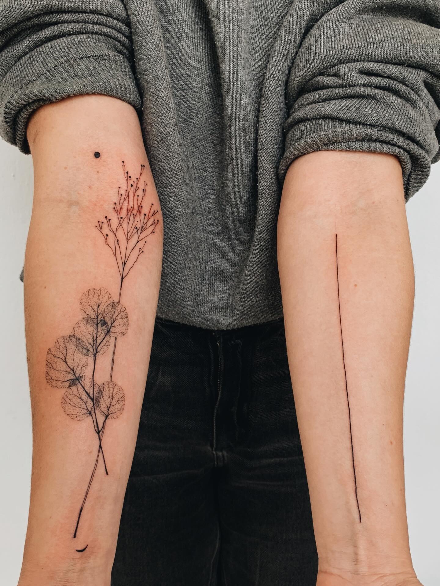 Minimalist Wildflower and Line Tattoo Tattoo Design