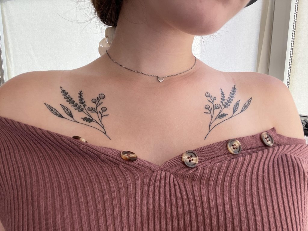 Nature-Inspired Symmetry: Botanical Clavicle Tattoo Tattoo Design