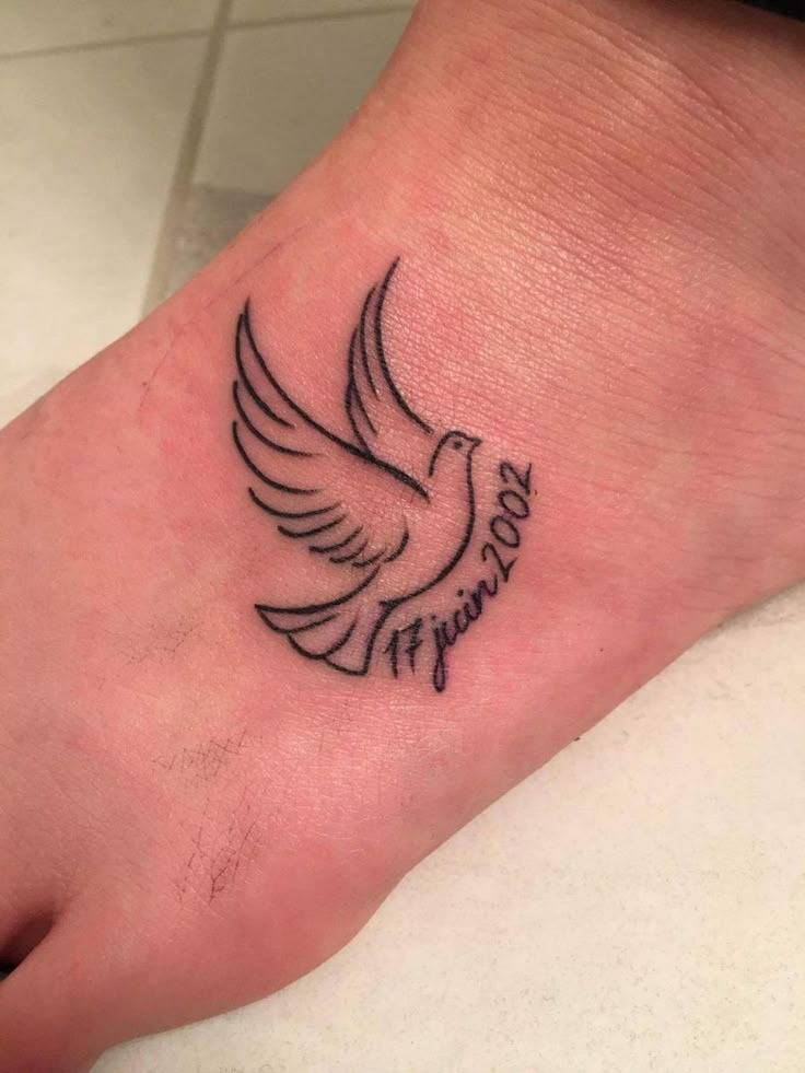 Date-marked foot pigeon Tattoo Design